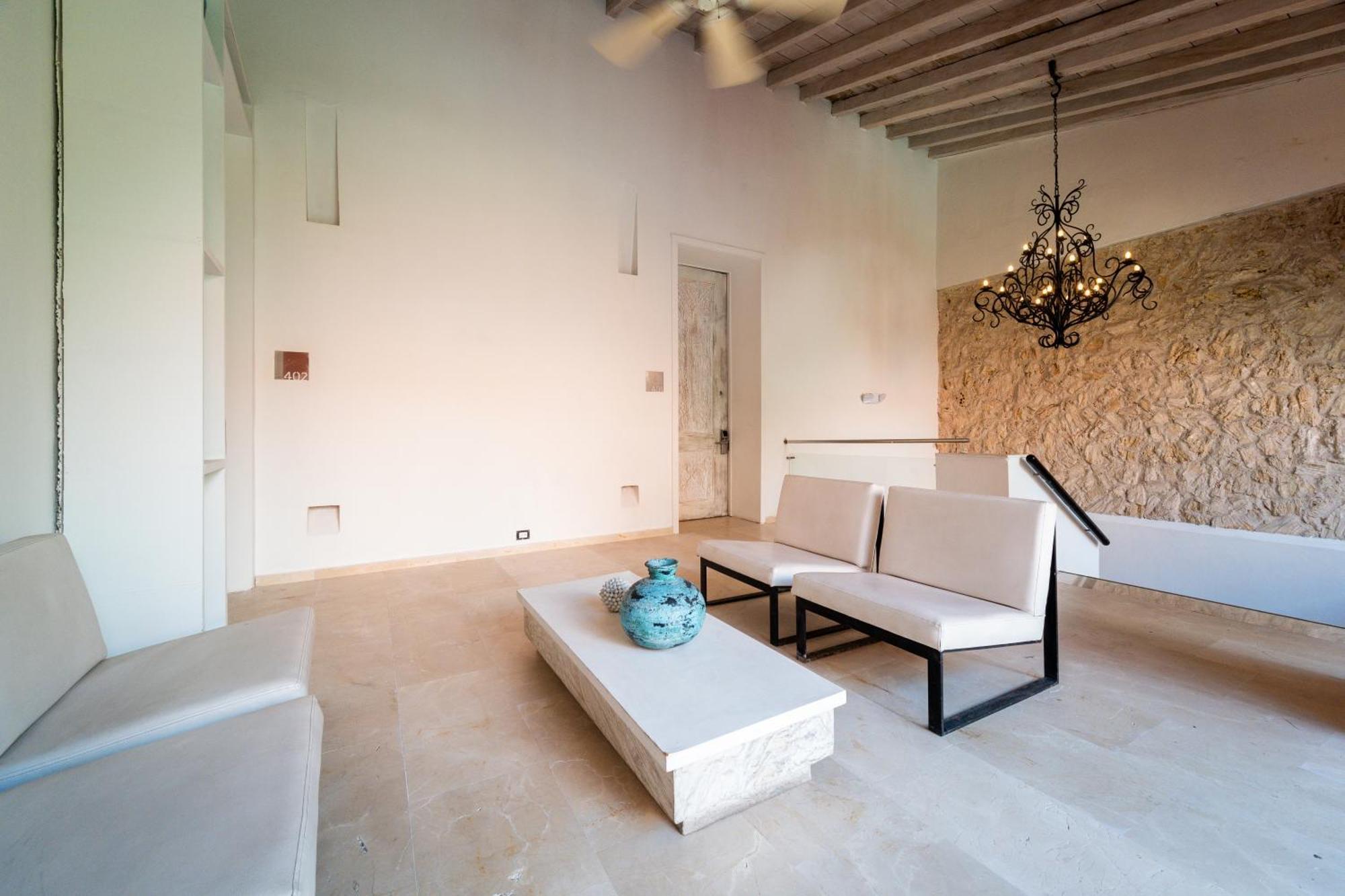 Nacar Cartagena, Curio Collection By Hilton Cartagena (Kolumbien)
